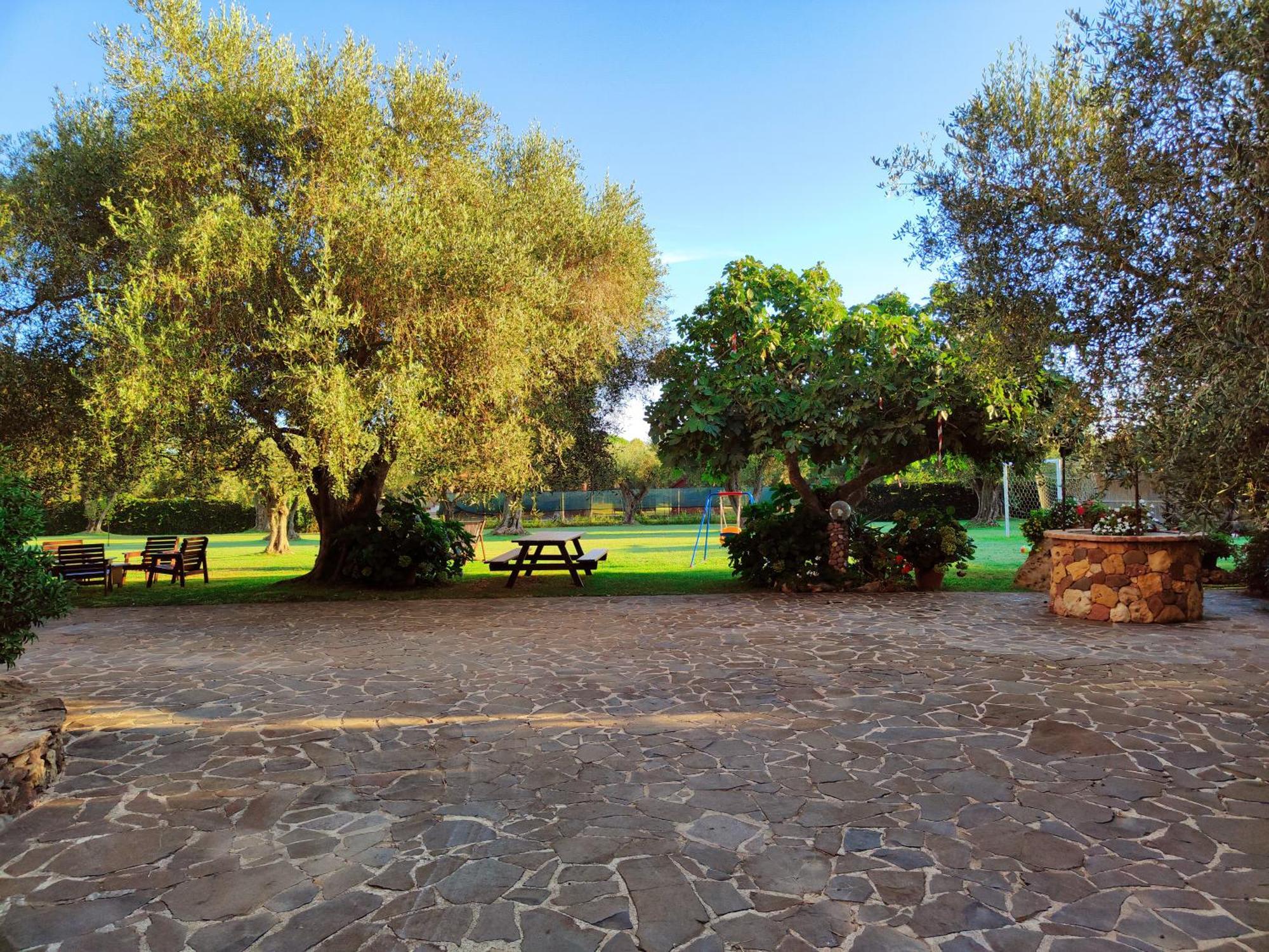 Nuraghe Bianco Bed and Breakfast Santa Maria la Palma Exteriör bild